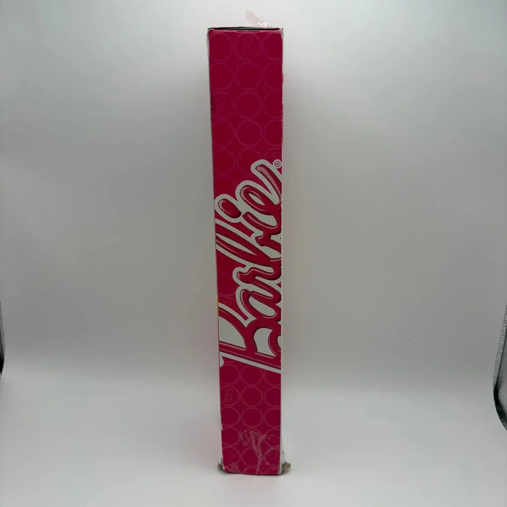2015 Barbie Pink-Tastic‎ Asian Doll DGX64 Lea Sculpt New NIB + Ring Gift